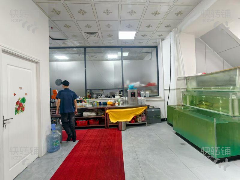 寮步‘紅荔路’夜宵店轉讓（房租打八折目前是5600）【商場路口位置、十字路口、轉角位、美食一條街、正對多個住宅區】