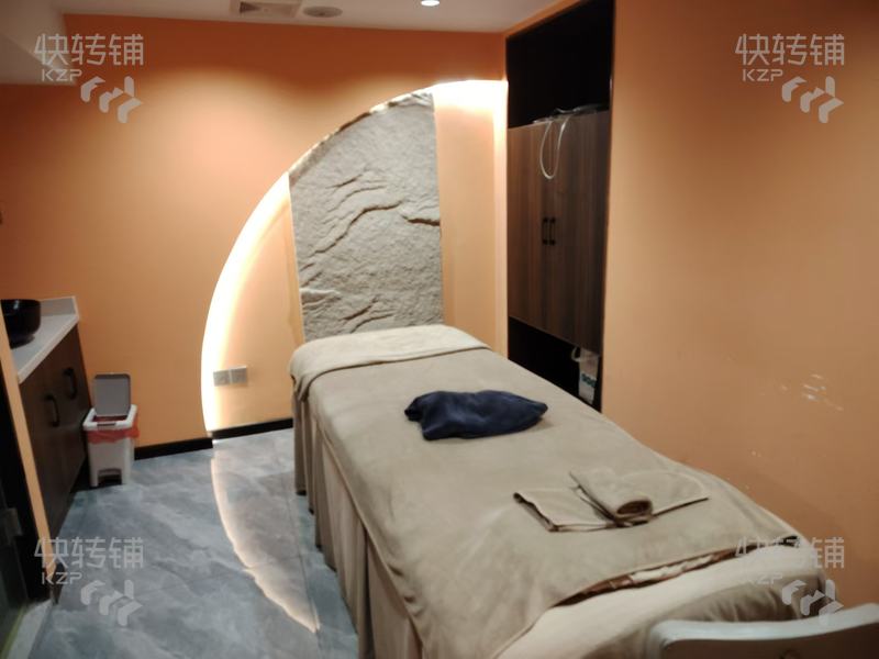 花都鳳凰北路高端美容院轉(zhuǎn)讓【周邊都是高端小區(qū)、經(jīng)營(yíng)十多年、大潤(rùn)發(fā)、常來(lái)會(huì)員有100+（高質(zhì)量）】