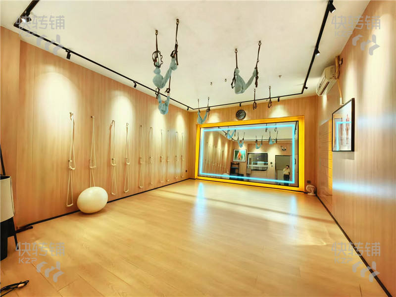 東城‘新世紀(jì)星城’瑜伽館轉(zhuǎn)讓【裝修精美別致 、小區(qū)樓群環(huán)繞、10萬住戶商圈、適合多種行業(yè)】