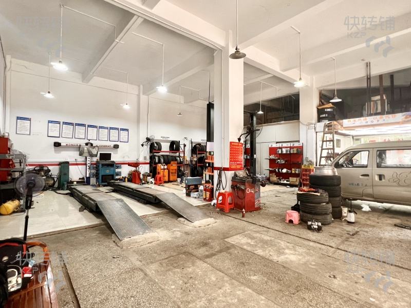 厚街吉祥路汽車輪胎店轉(zhuǎn)讓或者分租【21年老店、轉(zhuǎn)角位、3個門面、老客戶多，停車方便】