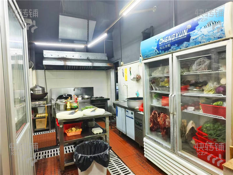 厚街汀山‘火鍋店’轉讓，可外擺【處美食一條街、周邊都是工廠、住宅、前面不遠是汀山廣場】