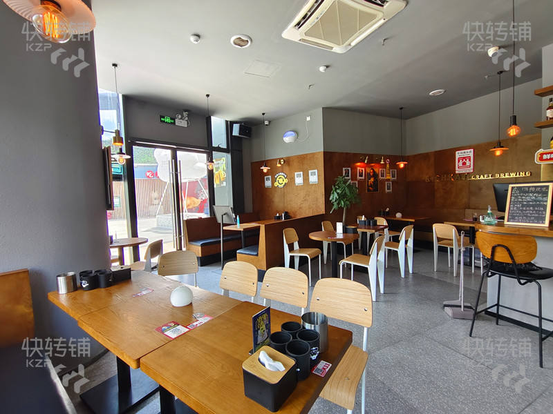 松山湖濱湖萬科里‘小酒館’轉讓/合適各種餐飲【可單租白天場，旁邊酒店、濱湖廣場、住宅小區、寫字樓圍繞、客流量大、附近競爭小】