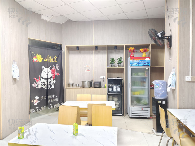 廣州新塘‘創(chuàng)聯(lián)廣場(chǎng)’燒臘自選快餐店轉(zhuǎn)讓【超市門(mén)口2號(hào)鋪位、對(duì)面萬(wàn)和百貨商場(chǎng)、百貨市場(chǎng)門(mén)口、人流核心地段】