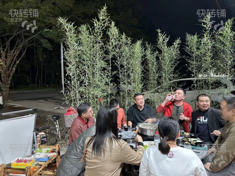 道滘江月灣火鍋主題餐廳轉讓【中高端精裝修，雙門面，上下兩層，挨著高速出入口，旁邊是道滘碧桂園】