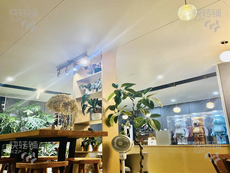 大朗‘富民中路’网红咖啡馆/餐厅转让【大润发、长盛广场、大和购物广场对面、镇中心商圈、消费集中】