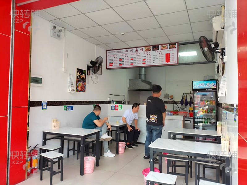 急轉！！厚街大眾時代廣場面館空鋪轉租（購物廣場門口，娛樂商業一條街，外擺有公共區域）