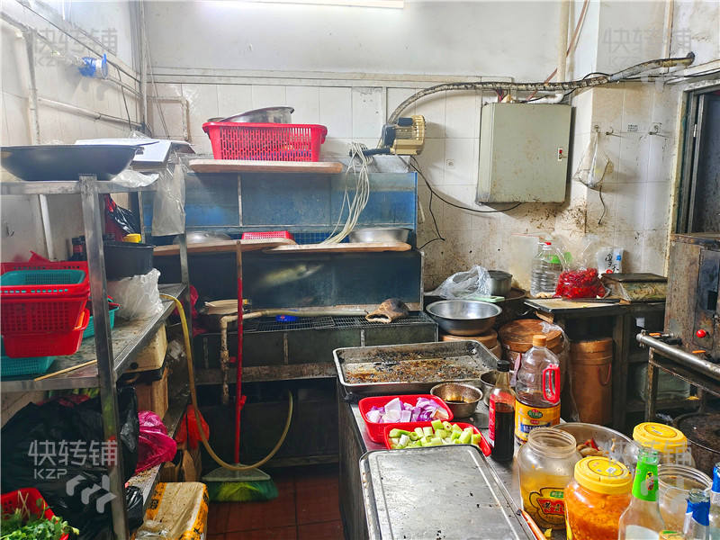 大鋪撿漏【可空轉】鳳崗‘永盛北路’烤魚店轉讓，雙門面【門口夜市街、近黃河百貨、臥龍小區、旁邊工業園、小區】