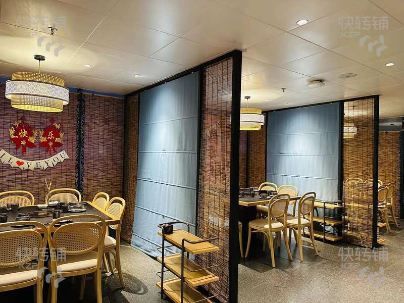 厚街廣場旁加盟餐飲店轉(zhuǎn)讓【廣場出入口位置、全新裝修、上下兩層、經(jīng)營不限餐飲行業(yè)、重投入撿漏價(jià)】