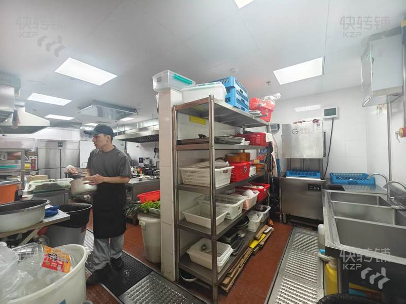 南城鴻福里茶餐廳轉讓【地鐵出入口，上下班人流量大，挨著匯一城、國貿、臺商大廈】