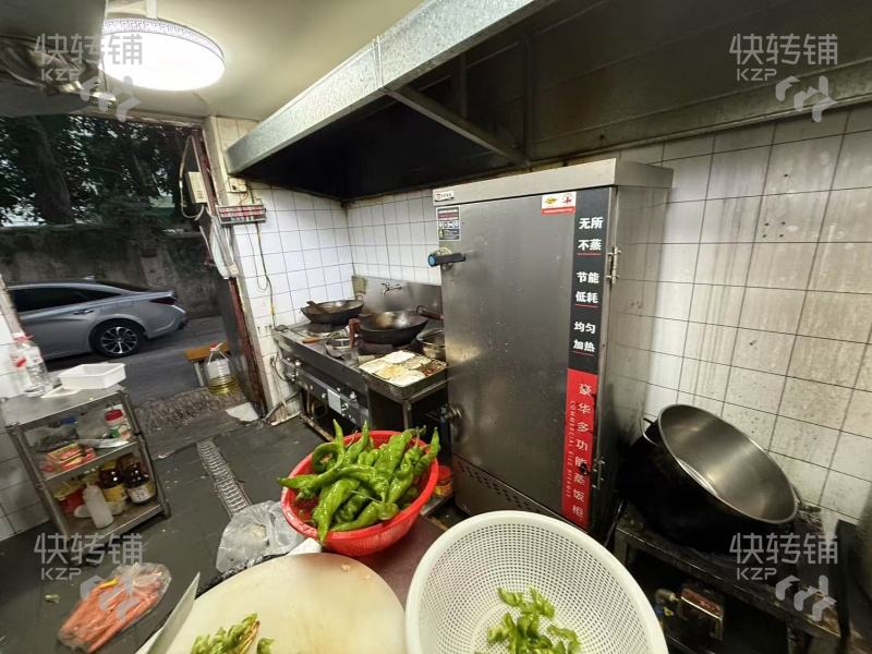 東城’光明一環(huán)路‘快餐店轉讓【穩(wěn)定盈利中，人民醫(yī)院、中學小學都在這邊、周圍工業(yè)園多】