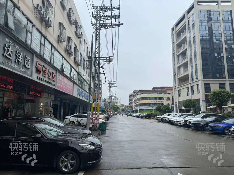 石碣明珠西路服装店转让/可直租【中心地段、小区住宅、万和百货商场广场、酒店大厦环绕，租金便宜】可空转