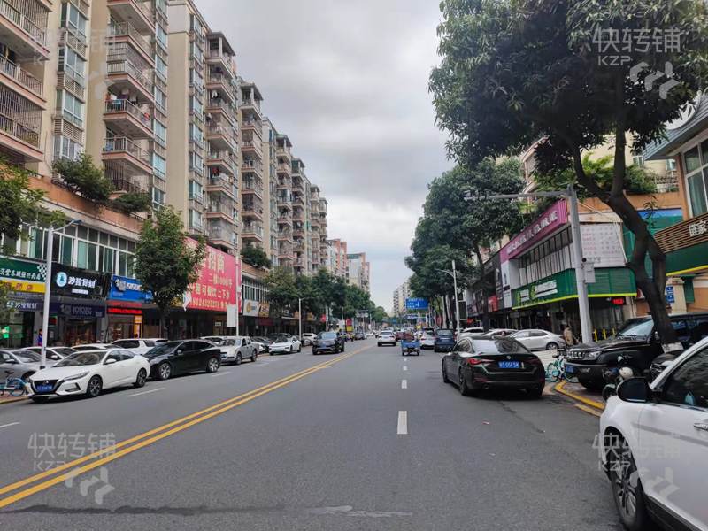 东城火炼树商业街烤肉火锅店转让【人流量大，商圈成熟】带新风系统