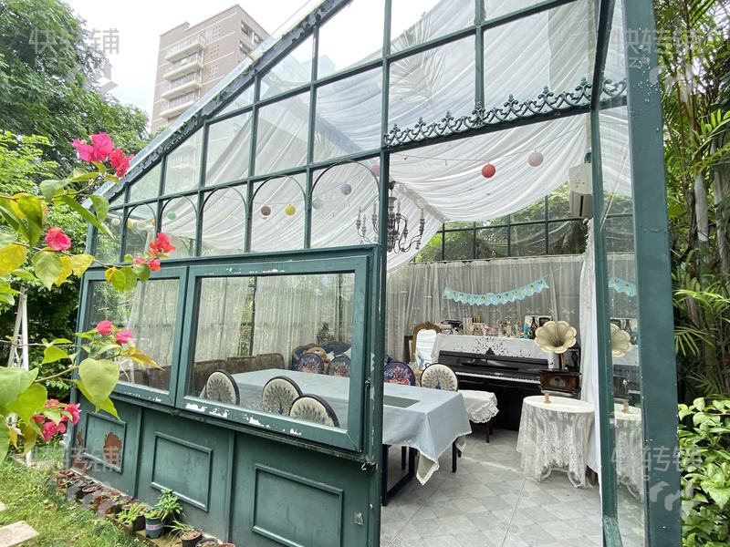 四年老店整转）石岐电科大盈利中咖啡店转让，莫奈花园式花房咖啡馆，唯美有氛围感，附近学校、大型小区、商圈等围绕，做了四年多，有稳定的熟客回头客和好口碑。适合做咖啡、简餐、西餐、蛋糕、小吃、私房菜，餐饮 等都可以，无行业限制，欢迎咨询联系！