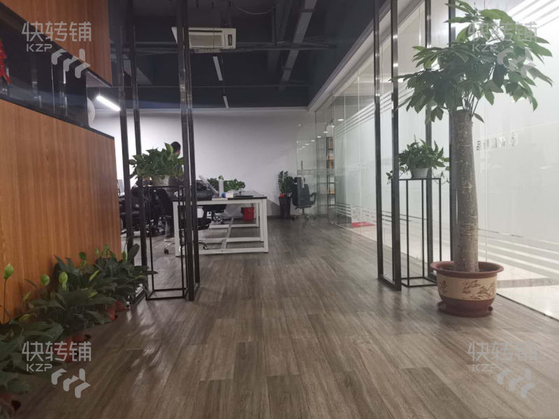 东城蓢基湖一路七号综合市场永灿集团办公室转让（可空铺）