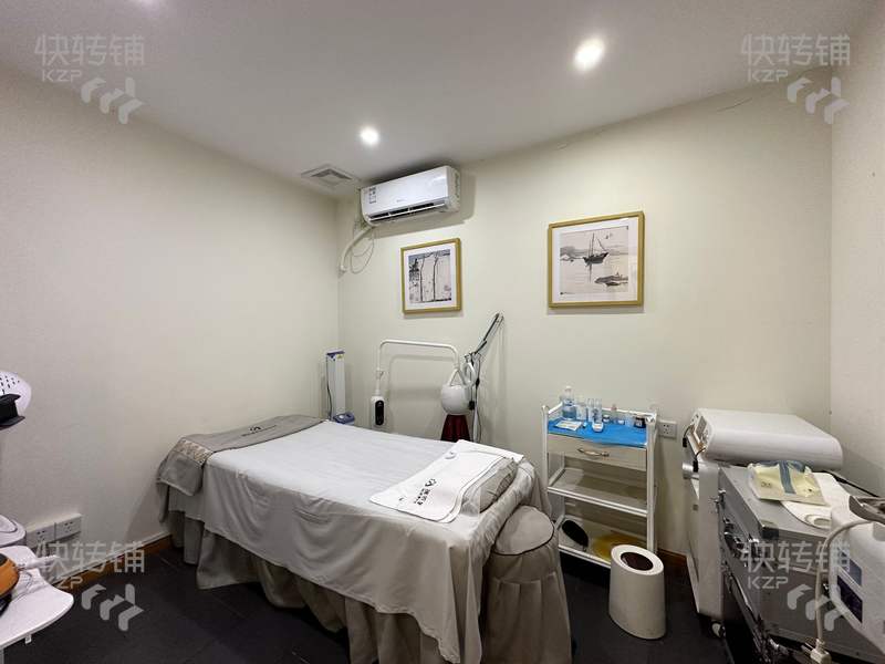 急转东城大型小区美容养生馆转让/可空铺【上下两层，周围小区住宅密集，可经营：办公、足疗采耳按摩、咖啡、冷饮小吃等】