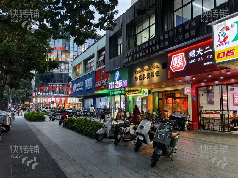 南城‘汇一城’螺蛳粉店 空铺转让【石竹花园小区楼下，旁边零食有鸣，高客流量地段，CBD核心商圈】