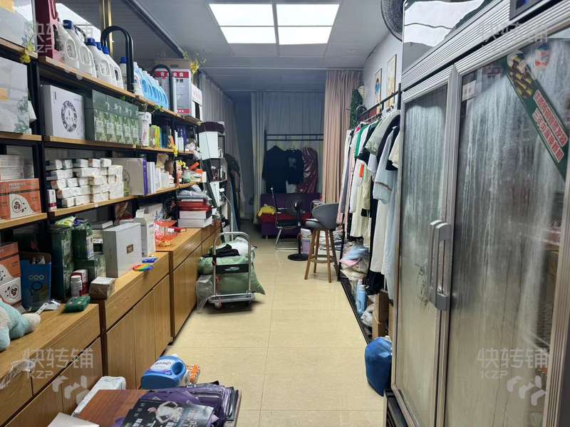 石碣明珠西路服装店转让/可直租【中心地段、小区住宅、万和百货商场广场、酒店大厦环绕，租金便宜】可空转