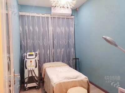 南城西平美容美甲店转让【空铺转让可做美容院美甲美睫皮肤管理，也可做教培机构周边全是大型住宅小区围绕】