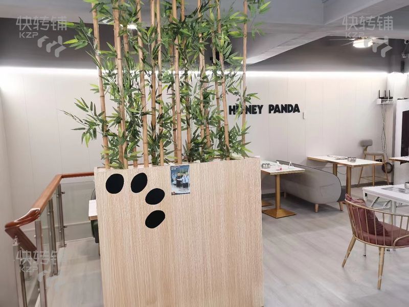 茶山’金茂商业广场‘奶茶店转让，可空铺【转角位、楼上足疗休闲会所、紧邻发到家大润发、聚佳豪购物商场】