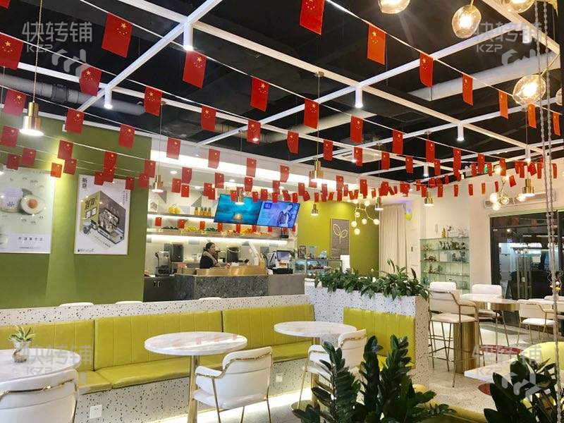 (急转）三乡顺昌广场一楼国美电器旁双门面，转角位店铺茶饮店转让，可以分租！