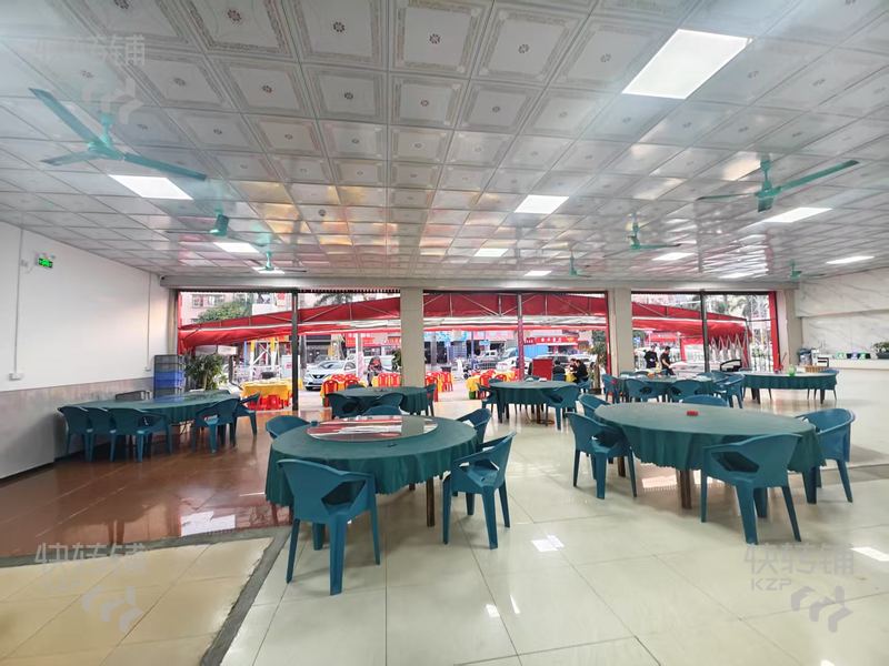 东城山湖路‘夜宵餐饮店’转让【处夜市街、周边工厂、学校、住宅区、大型商场旁，可空转】