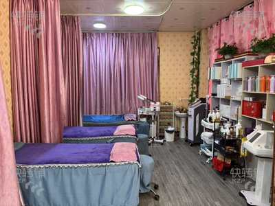 大朗‘洋坑塘村’美容养生店转让【4年老店、老客户稳定，住宅区楼下、紧挨洋坑塘广场、工厂居多】