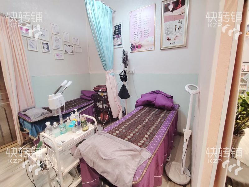 （急转）坦洲中和北街美容店转让，设备齐全，临街商铺，位置好，周边小区，出租屋密集，附近有两个大商场，是周围住户需经路 ，稳定经营七年多，会员多，有稳定客源，门口停车方便，接到赚到！！