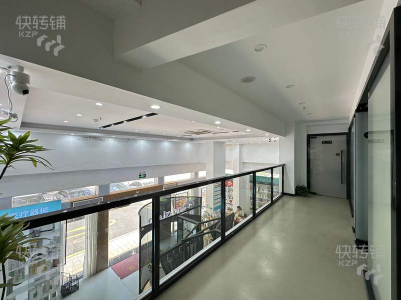 低价急转、南城西平金地格林小城美容院转让【会员几百+、小区出入口、转角位、中高端小区围绕、适合美容美发、美体、养生等】