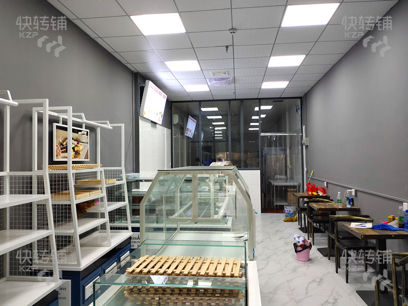 深圳加盟面包烘焙店转让【注明：是两家烘焙店整转，一家面积70，另一家面积33】