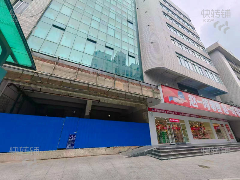 禅城石湾榴苑路六号赵一鸣零食隔壁空铺招租【适合行业多，这条街全是住宅小区，客流稳定】