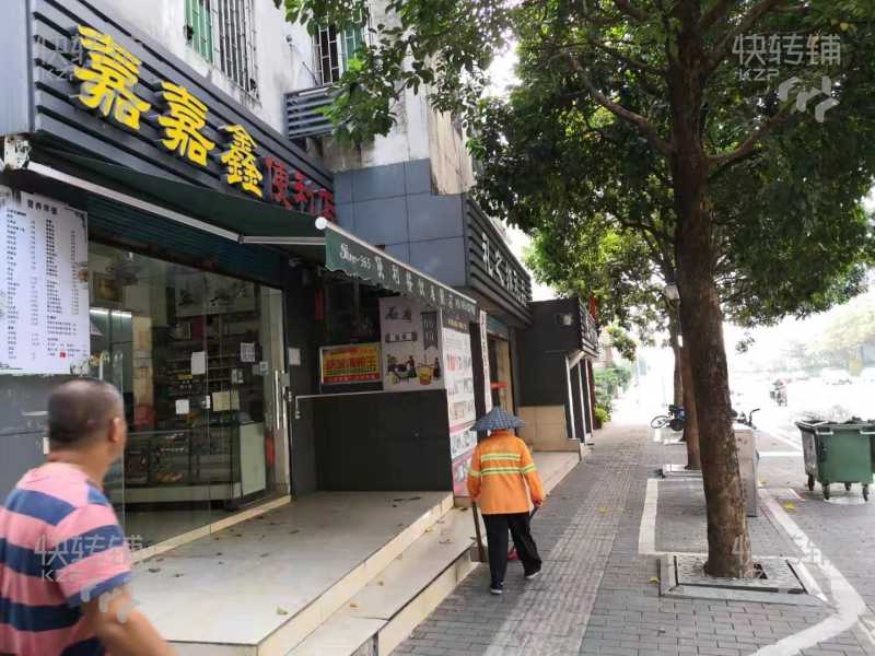 (急转)禅城陶瓷展览中心餐饮便利店转让，离公交站台不到10米，有外摆区，无竞争压力，接手即可盈利！