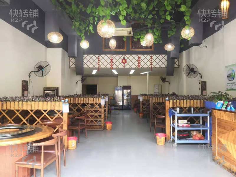 洪梅雍景香江餐饮店转让【附近都是小区围绕，人流稳定，消费集中】