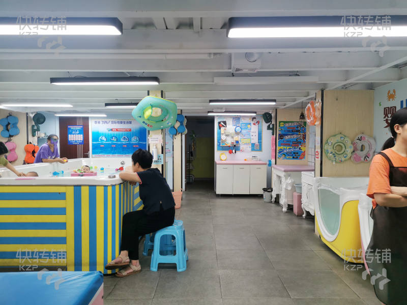 （转让）东凤万科三期（香港3861游泳馆）店铺上下两层，布局清晰简洁大方，设施配套齐全，同行接手即可营业！