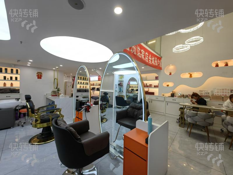 石碣‘骏隆豪景花园’美容美发店转让【全新精装、周边几个大型购物广场、几个大型住宅小区、商圈人气旺】可空转