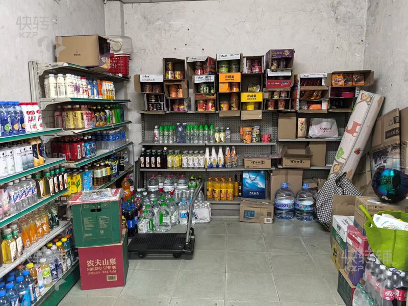 石碣‘兴龙路’营业额3500美宜佳转让【拐角位、周边大小工厂多、楼上、周边公寓住宅楼】