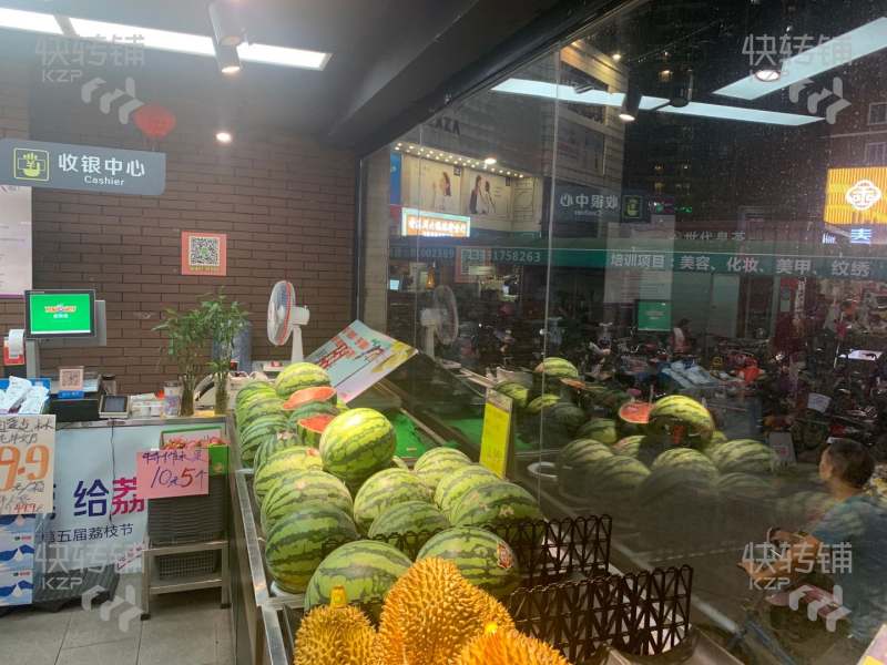 横沥嘉荣购物广场水果店转让【加盟牌子、竞争小、营业额5000+以上】（空铺）