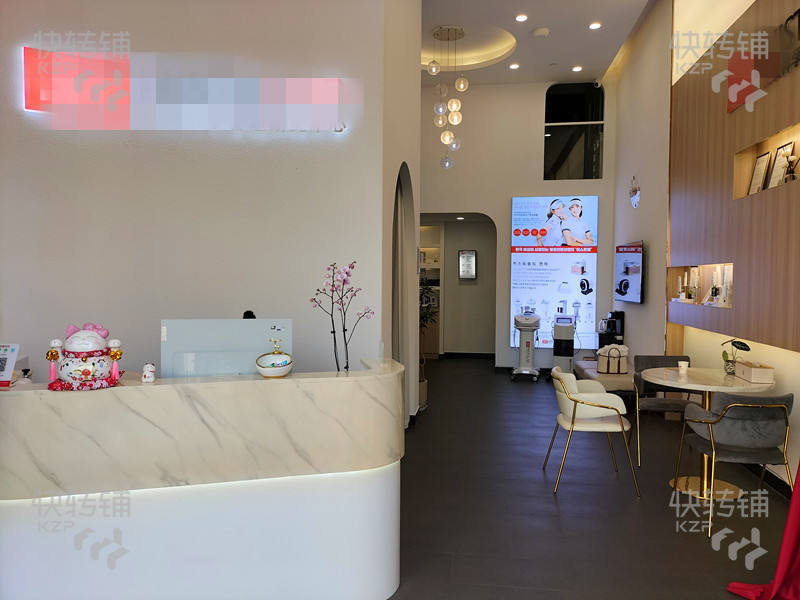 南城西平君珆花园美容店转让【三层，周边都是高端小区，可整体转让或招募美甲美睫合伙人、亦可分租】