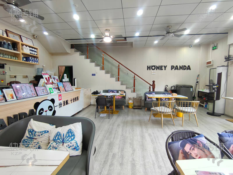 茶山’金茂商业广场‘奶茶店转让，可空铺【转角位、楼上足疗休闲会所、紧邻发到家大润发、聚佳豪购物商场】