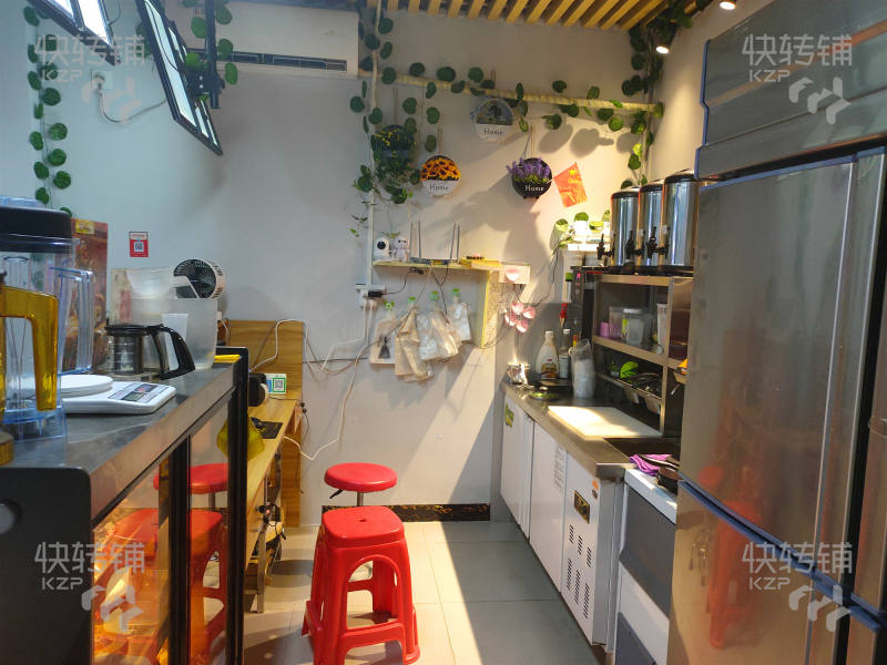 三乡平东商业街奶茶、早餐店转让，共三层150平方