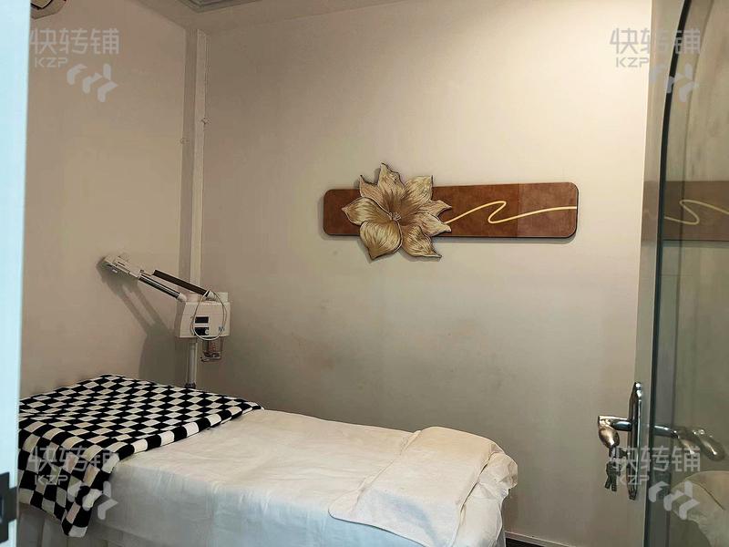大朗长盛广场‘美容美甲美睫店’转让【中心地段、拓客方便、近肯德基、长盛影城】