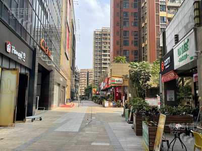 塘厦天虹后面商业街餐饮店转让【消费集中地段，周末、晚上人流很旺，上下两层，有外摆区】