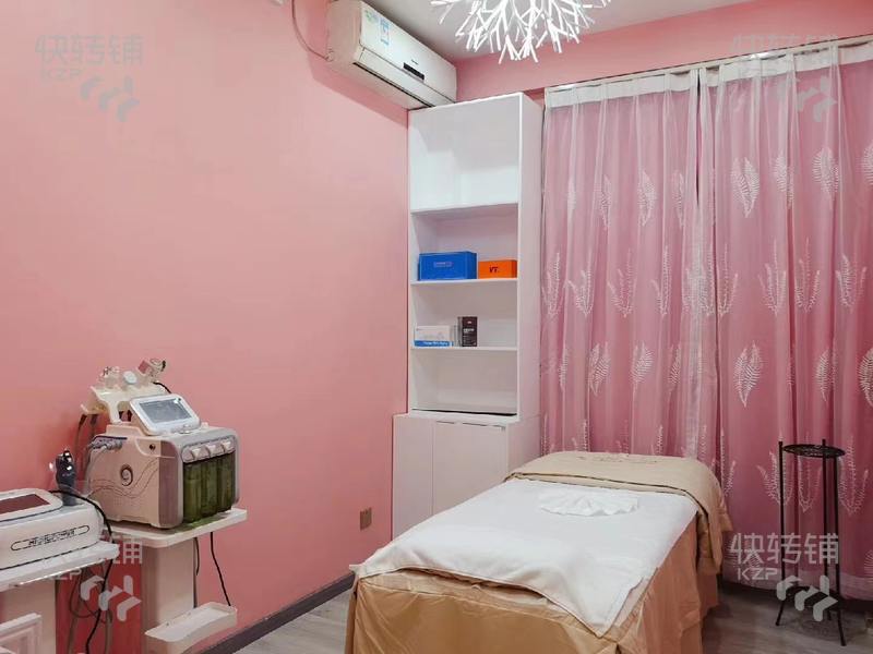 南城西平美容美甲店转让【空铺转让可做美容院美甲美睫皮肤管理，也可做教培机构周边全是大型住宅小区围绕】