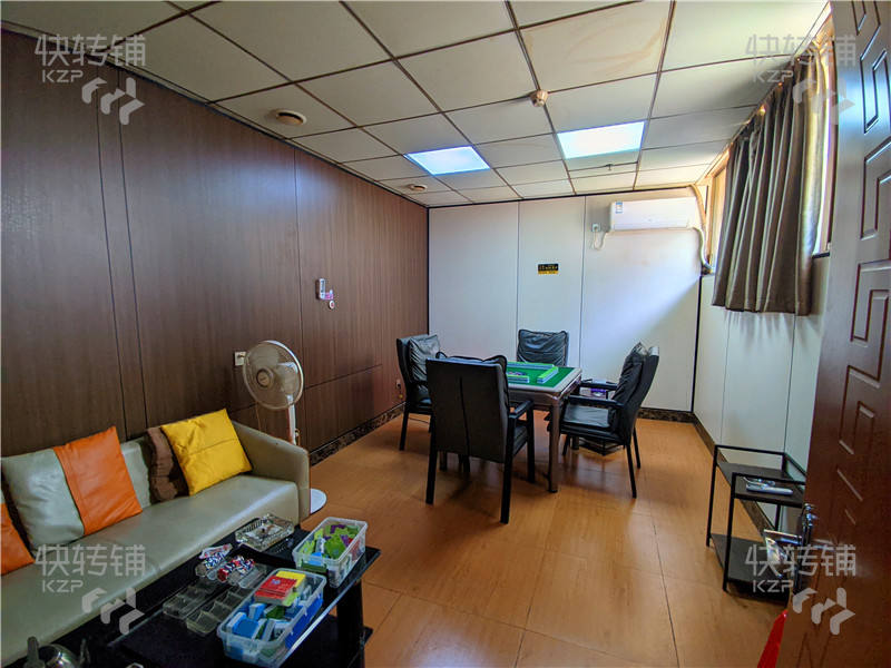 东城主山‘天骄湾酒店内’台球室转让【万达正对面、办公写字楼、住宅密集、客源稳定，可空转】